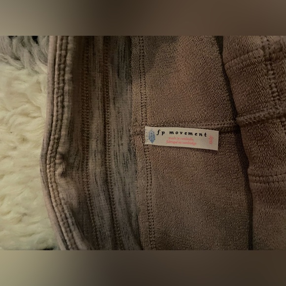 Free People FP Movement Kyoto High-Rise Ankle Legging in Mocha Taupe 
Size: XS - Picture 5 of 7